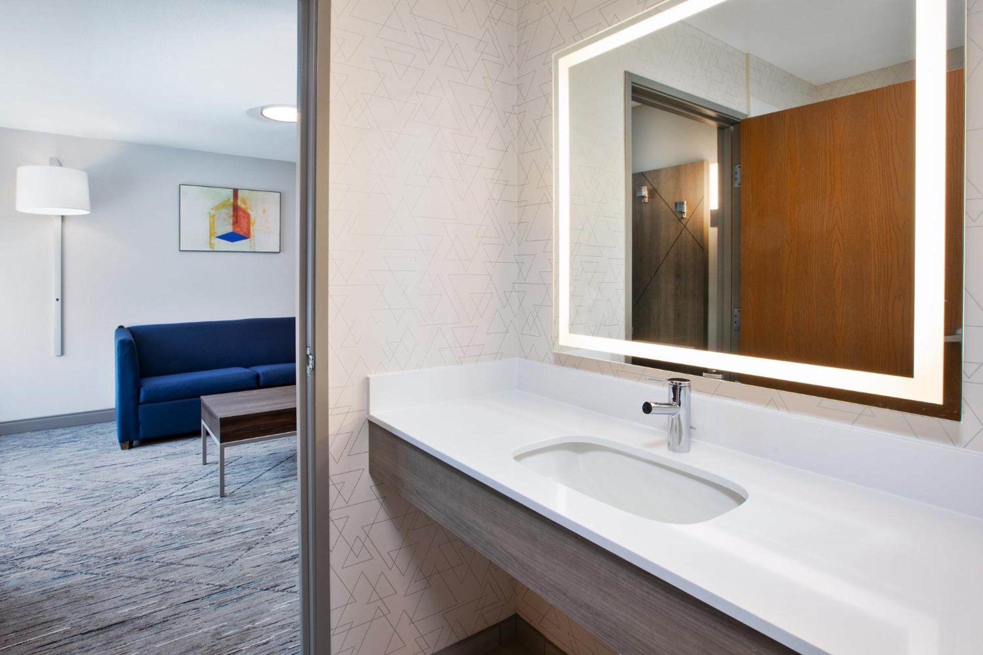 Holiday Inn Express & Suites Buffalo, An Ihg Hotel Exteriör bild