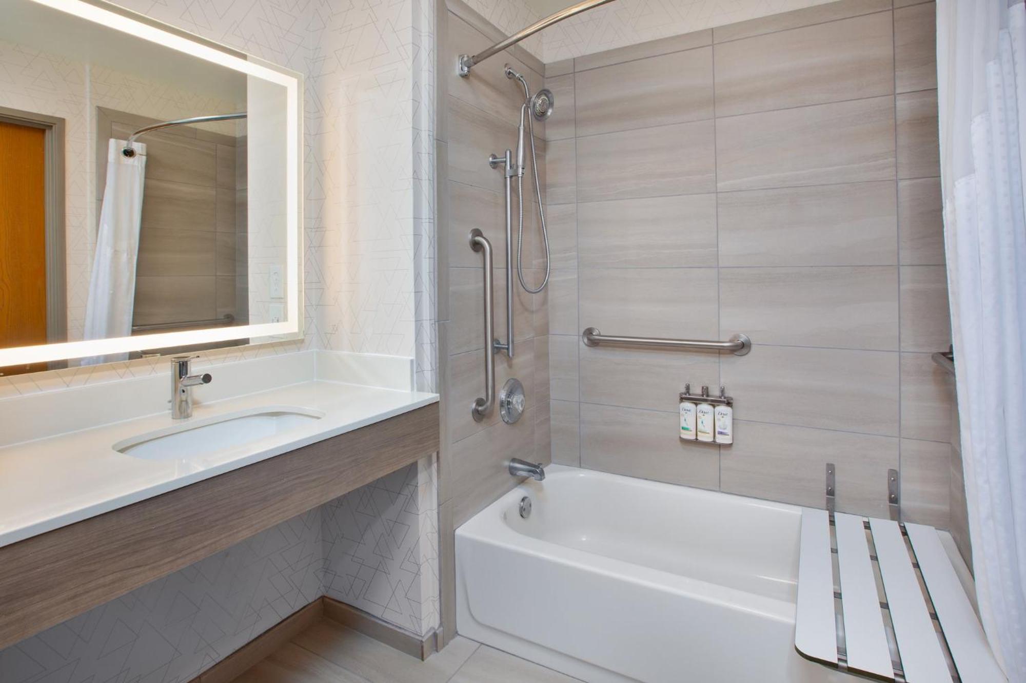 Holiday Inn Express & Suites Buffalo, An Ihg Hotel Exteriör bild