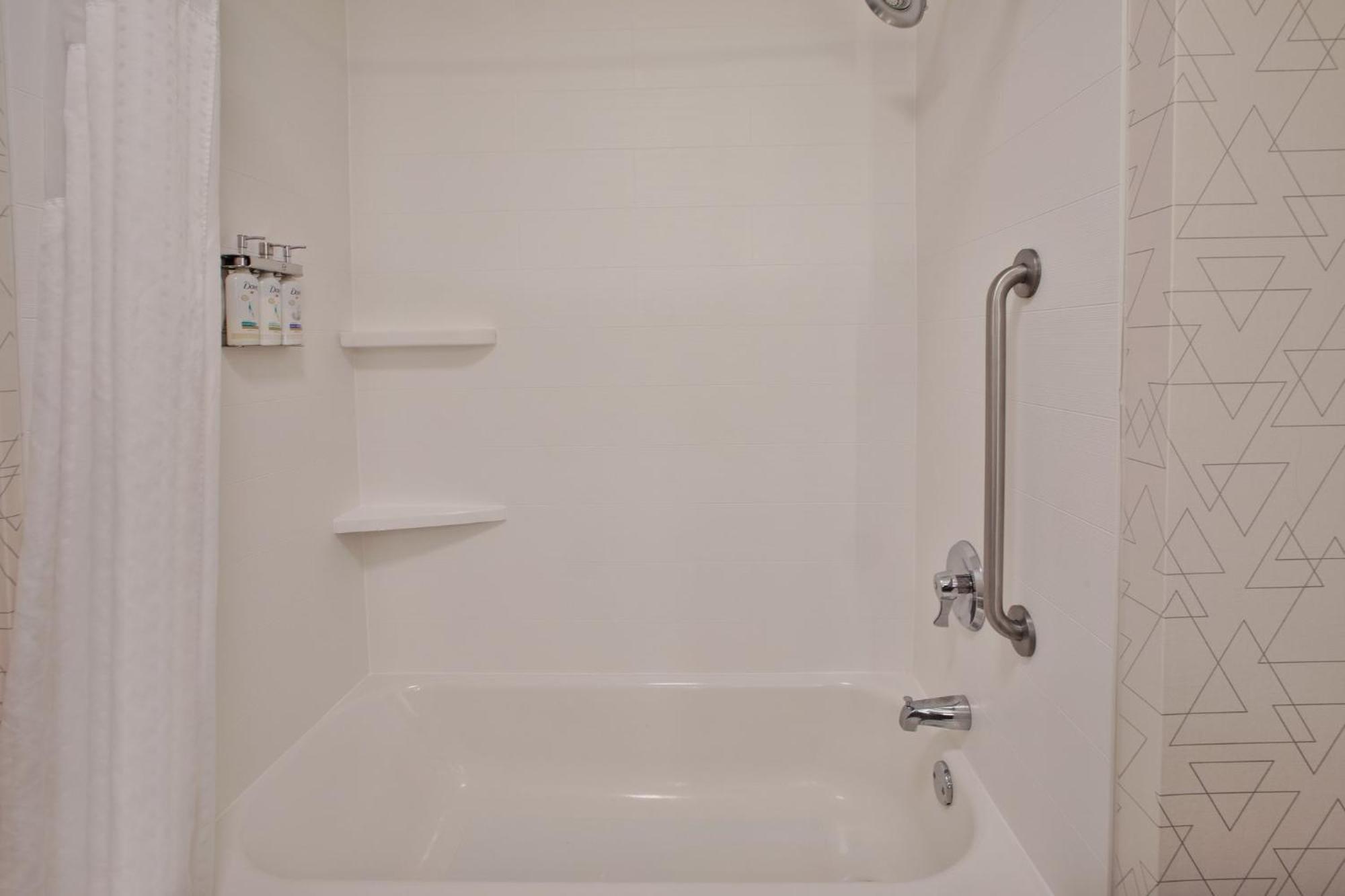 Holiday Inn Express & Suites Buffalo, An Ihg Hotel Exteriör bild