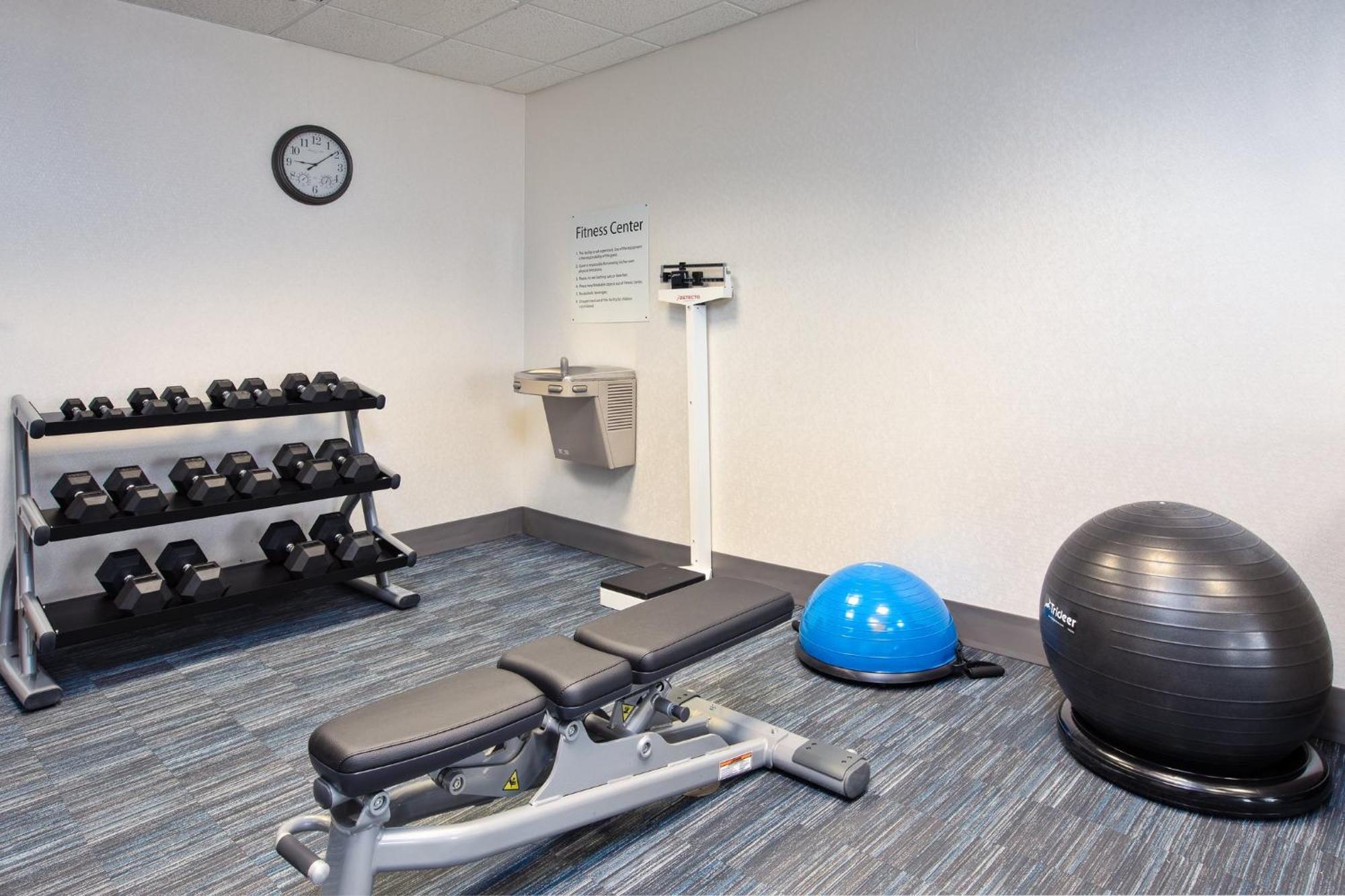 Holiday Inn Express & Suites Buffalo, An Ihg Hotel Exteriör bild