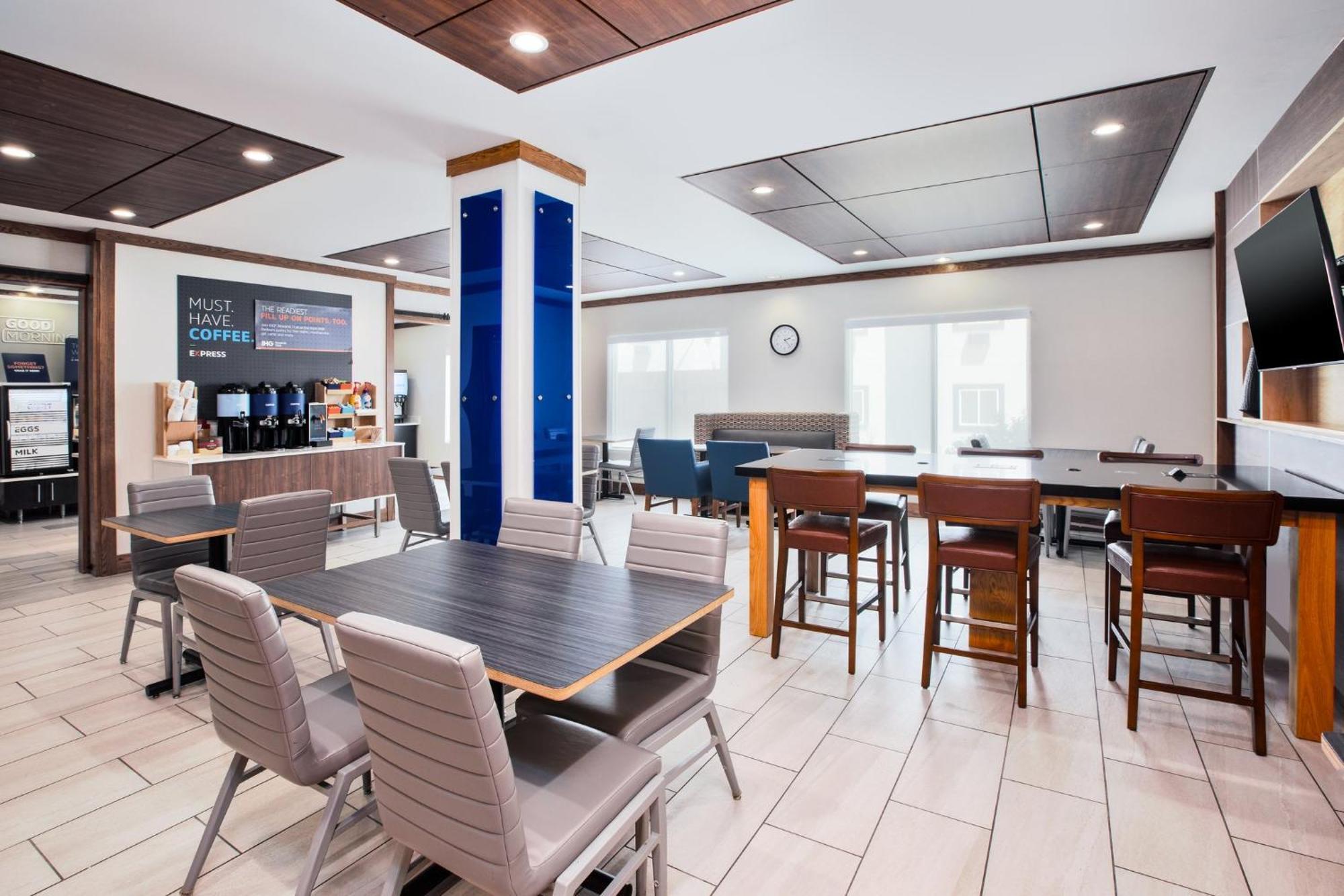 Holiday Inn Express & Suites Buffalo, An Ihg Hotel Exteriör bild