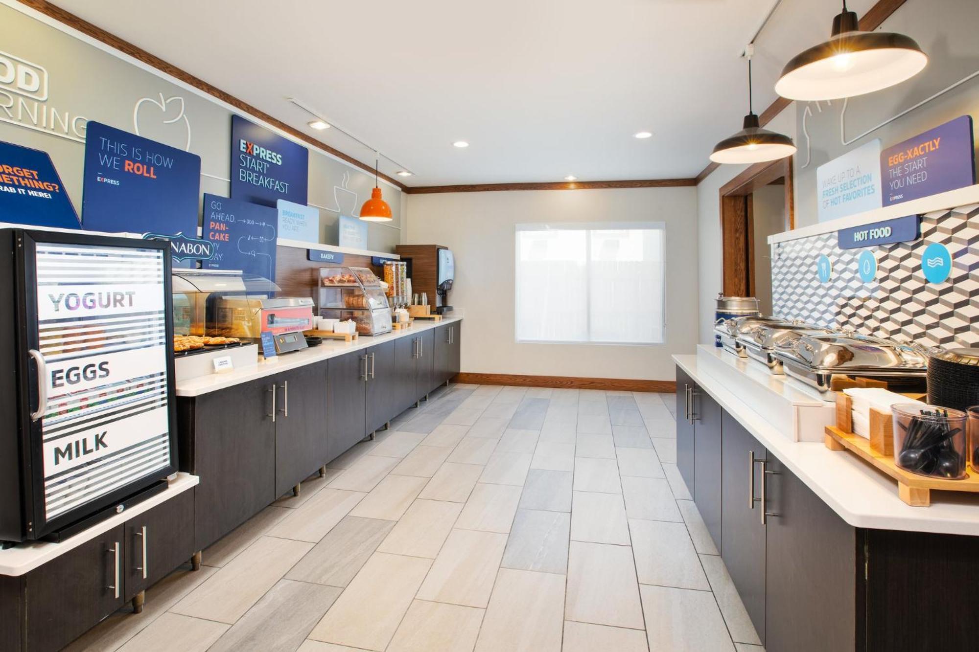 Holiday Inn Express & Suites Buffalo, An Ihg Hotel Exteriör bild